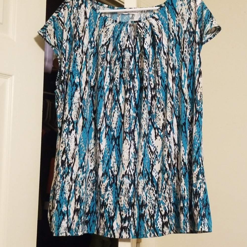 Women's 2X flowy top